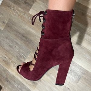 Kendall Kylie Burgundy Heels Size 7.5